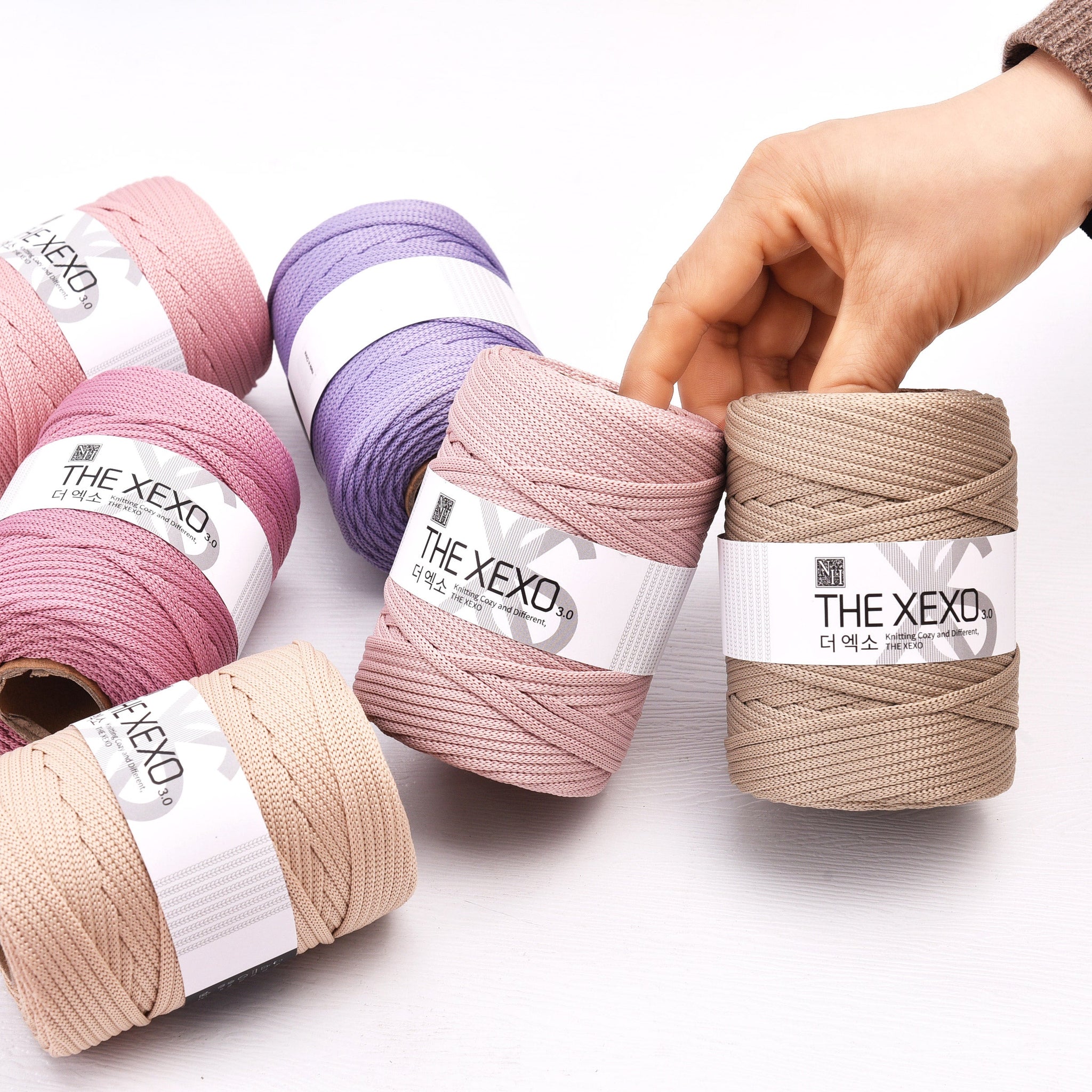 XEXO YARN 3mm Flat Polyester Braid Soft Hollow Cord 100Yards / 90mts Elastic Yarn for Crocheting Bag & Wallet Knitting